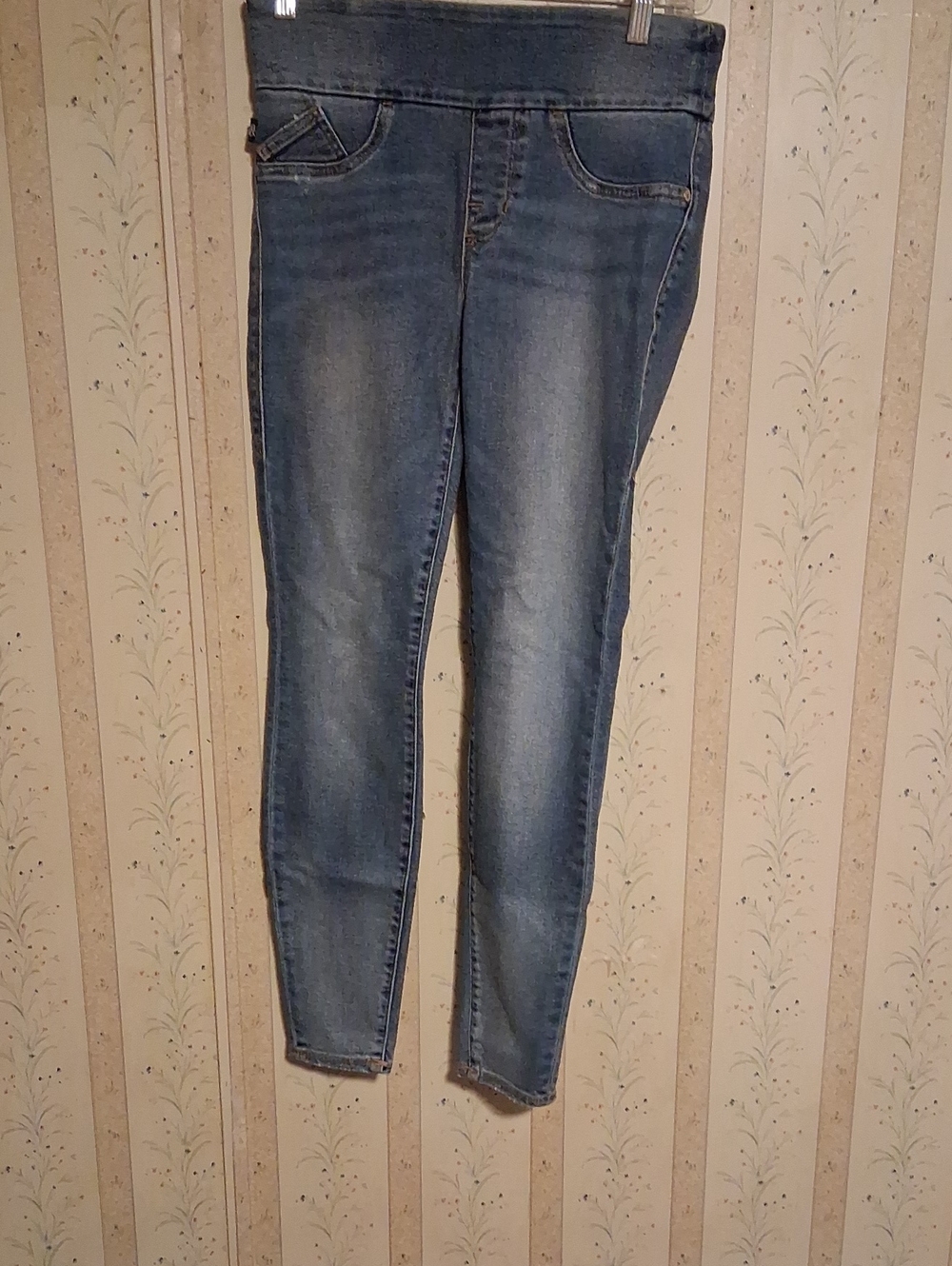 Rock & Republic Women’s Stretch Skinny Jeans - Blue